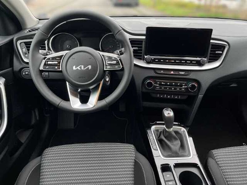 Kia Cee'd Spirit Navi LED AppleCarPlay AndroidAuto PDC RFK LED Sitzheizung Lenkradhe Ceed