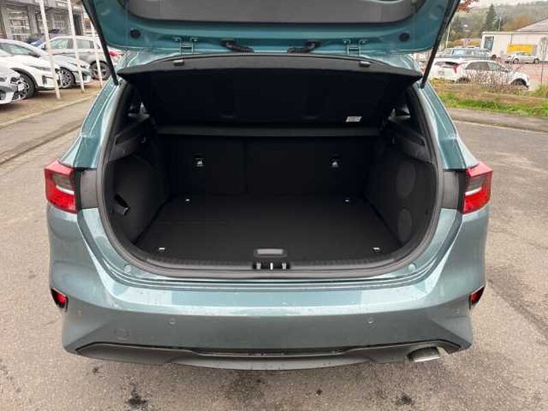 Kia Cee'd Spirit Navi LED AppleCarPlay AndroidAuto PDC RFK LED Sitzheizung Lenkradhe Ceed