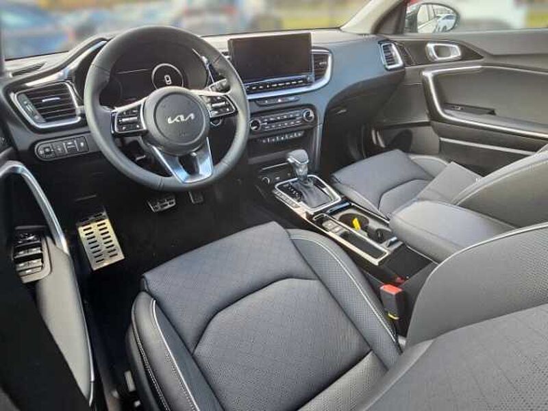 Kia Cee'd Platinum Edition 1.5T AT Pano-/Glasdach RFK PDC v. +h. , LED Sitzheiz. Lenkh Ceed
