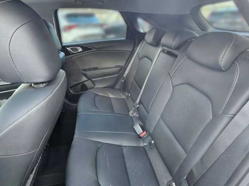 Kia Cee'd Platinum Edition 1.5T AT Pano-/Glasdach RFK PDC v. +h. , LED Sitzheiz. Lenkh Ceed