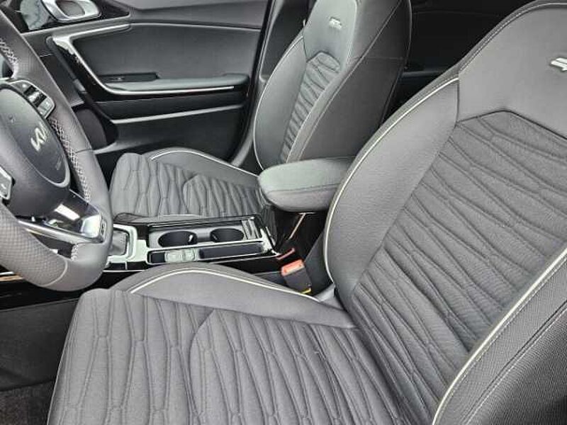 Kia Cee'd GT-Line 1.5T AT Techn. -Paket 18Z-Felgen Navi Klimaaut. Sitzheiz Lenkheiz Ceed
